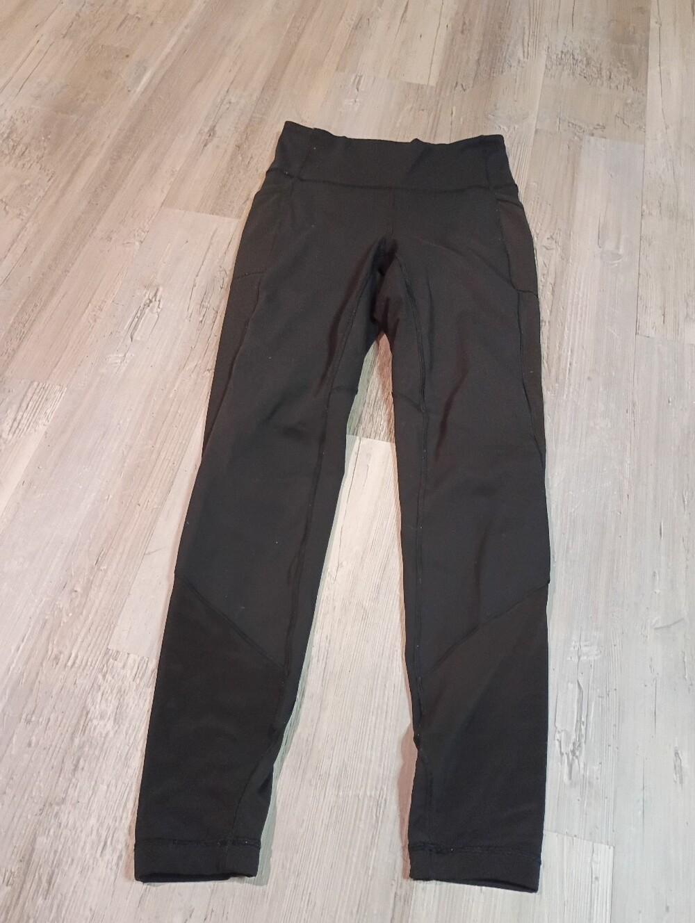 Lululemon - Picture 2 of 6